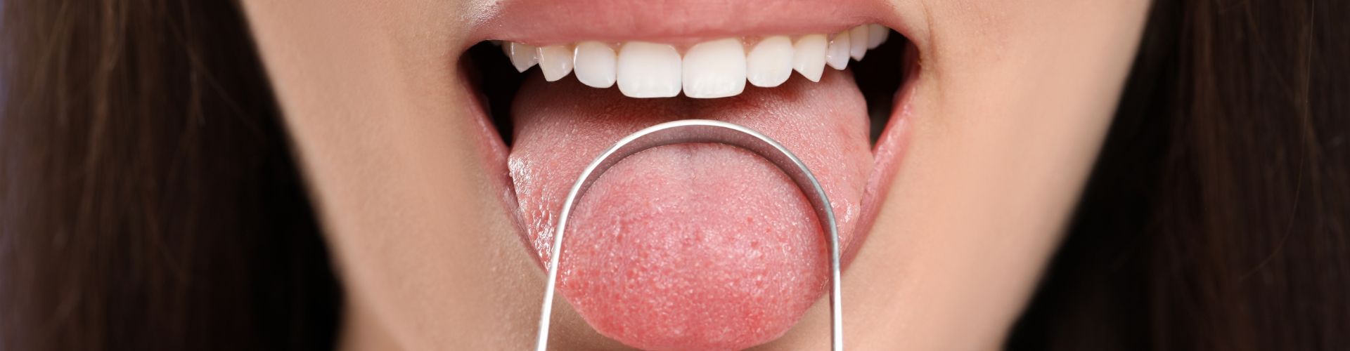 Cómo cepillar la lengua correctamente