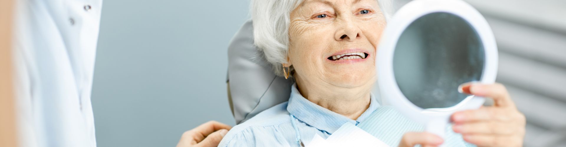 implantes dentales personas mayores